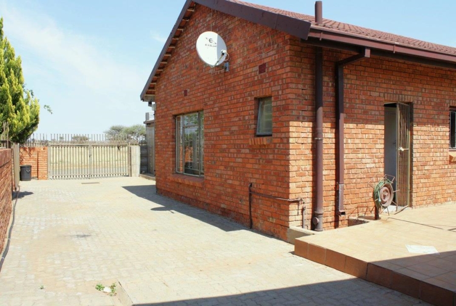 4 Bedroom Property for Sale in Carters Glen Northern Cape